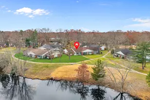 588A Lake Point Dr, Lakewood, NJ 08701 - Photo 27