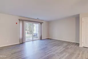 27 Haverford Ct, Freehold, NJ 07728 - Photo 13