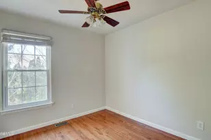 27 Haverford Ct, Freehold, NJ 07728 - Photo 29