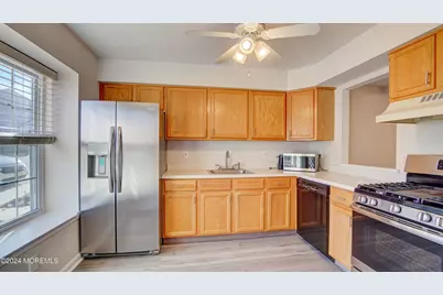 27 Haverford Court #7, Freehold, NJ 07728 - Photo 3