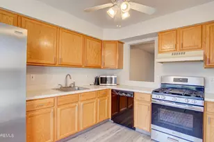 27 Haverford Ct, Freehold, NJ 07728 - Photo 7