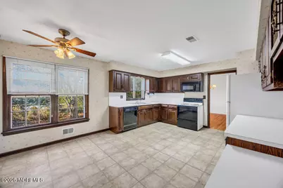 185 Ballantine Road, Middletown, NJ 07748 - Photo 5