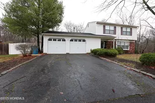 302 Princeton Dr, Howell Township, NJ 07731 - Photo 3
