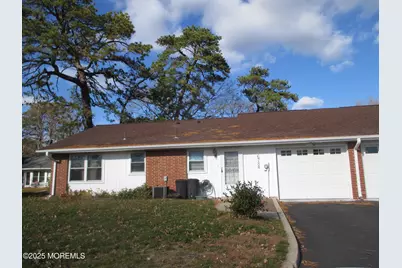 678 New Castle Court #B, Lakewood, NJ 08701 - Photo 1