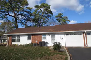 678 New Castle Ct, Lakewood, NJ 08701 - Photo 1