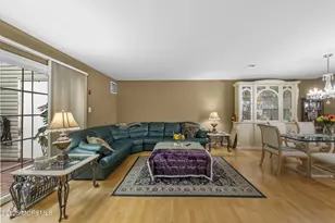 33 Oliver Ct, Freehold, NJ 07728 - Photo 9