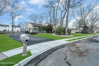 8 Ross Court, Oakhurst, NJ 07755 - Photo 3