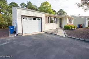 23 Burlington Ct, Toms River Township, NJ 08757 - Photo 3