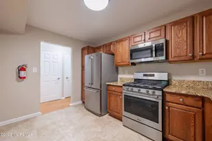 157 Tulip Ln, Freehold, NJ 07728 - Photo 11