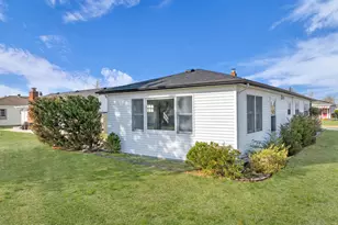 208 Bonaire Dr, Toms River Township, NJ 08757 - Photo 7