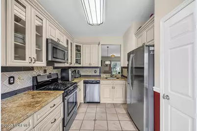 408 Blossom Circle, Dayton, NJ 08810 - Photo 5