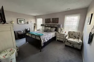 182 Tulip Ln, Freehold, NJ 07728 - Photo 15