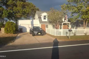 131 Veeder Ln, Bayville, NJ 08721 - Photo 3