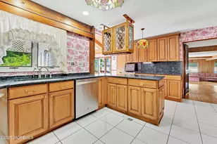 32 Woods Rd, Freehold, NJ 07728 - Photo 9