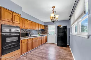 46 Parkview Dr, Hazlet Township, NJ 07730 - Photo 7