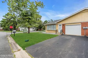 14 A Yorktowne Pkwy, Manchester Township, NJ 08759 - Photo 3