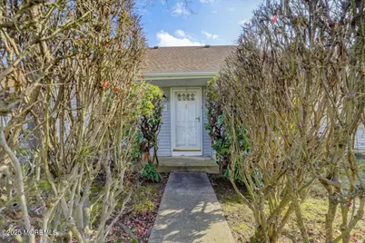 128 Korn Market #C, Freehold, NJ 07728 - Photo 3