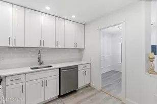 201 Begonia Ct, Jackson, NJ 08527 - Photo 9