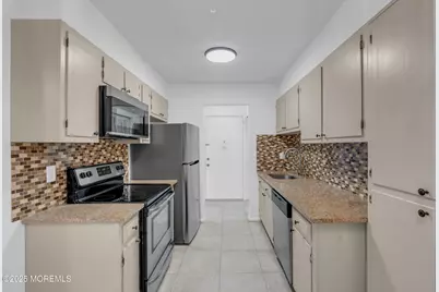 55 Amberly Drive #G, Manalapan Township, NJ 07726 - Photo 5