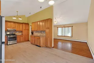 150 Cloverdale Cir, Tinton Falls, NJ 07724 - Photo 19