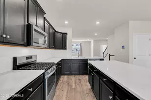 504 E International Rd, Monroe Township, NJ 08831 - Photo 3