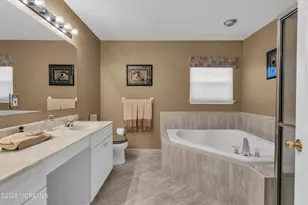 27 Stonehenge Ct, Jackson, NJ 08527 - Photo 11