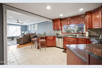 19 Berkeley Place, Cranford Township, NJ 07016 - Photo 17