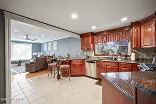 19 Berkeley Pl, Cranford Township, NJ 07016 - Photo 17