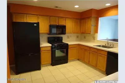 1079 Roseberry Court, Morganville, NJ 07751 - Photo 3