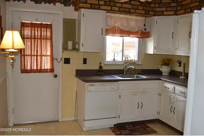 107 A Hudson Parkway, Whiting, NJ 08759 - Photo 3