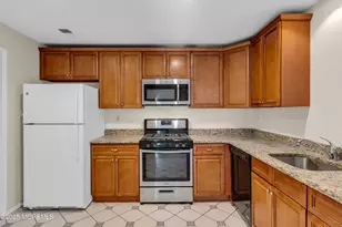 435 Hancock Pl, Morganville, NJ 07751 - Photo 9