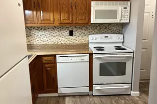 604 Wellington Pl, Aberdeen Township, NJ 07747 - Photo 3