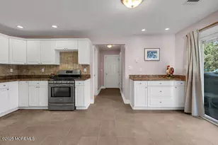 3 Waverly Pl, Aberdeen Township, NJ 07747 - Photo 11