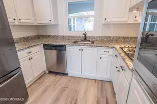 42 Livingston Ln, Manalapan Township, NJ 07726 - Photo 11