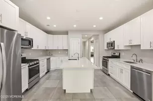 119 N Zinfandel Rd, Lakewood, NJ 08701 - Photo 11