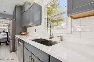 16 Longbrooke Ln, Freehold, NJ 07728 - Photo 7