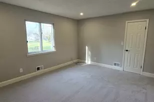 89 Greenwood Dr, Freehold, NJ 07728 - Photo 17