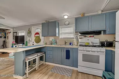 31 Sams Trailer Ct Court, Hazlet Township, NJ 07730 - Photo 7