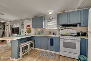 31 Sams Trailer Ct Ct, Hazlet Township, NJ 07730 - Photo 7