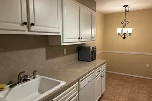 10 Pine Cluster Cir, Manalapan Township, NJ 07726 - Photo 3