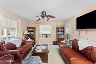 102 Carriage Hill Ct, Columbus, NJ 08022 - Photo 13