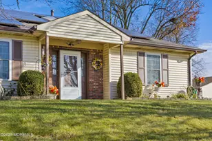 102 Carriage Hill Ct, Columbus, NJ 08022 - Photo 5