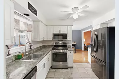 28 Bayberry Court, Howell Township, NJ 07731 - Photo 9