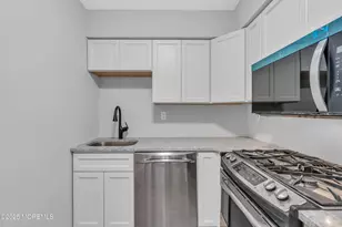 213 Main St, Keansburg, NJ 07734 - Photo 13