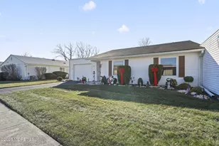 4 Aspen Plaza, Monroe Township, NJ 08831 - Photo 3