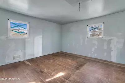 975 S Concourse, Keyport, NJ 07735 - Photo 31