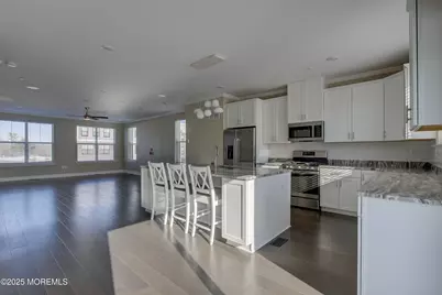 26 Mariveles Way, Eatontown, NJ 07724 - Photo 5