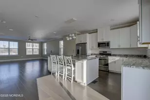 26 Mariveles Wy, Eatontown, NJ 07724 - Photo 5