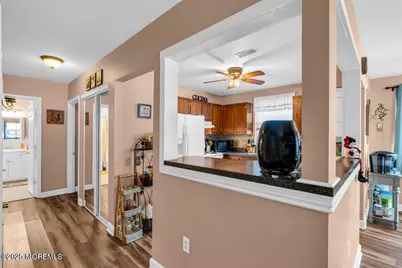 27-2 Florence Tollgate Apts Place #2, Florence, NJ 08518 - Photo 11