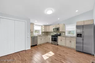 38 Taylor Pl, Eatontown, NJ 07724 - Photo 5